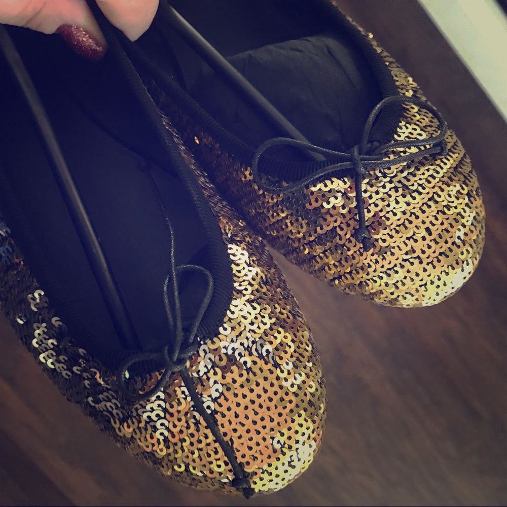 Gorgeous Sequined Ballet Flats! 🌈